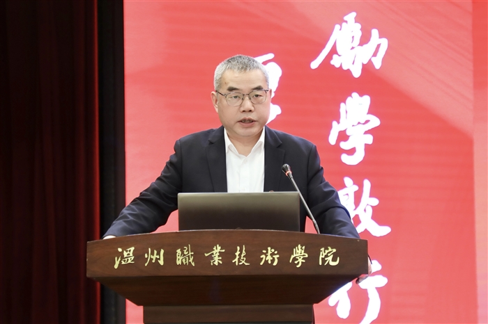 徐利群.jpg 徐利群.jpg